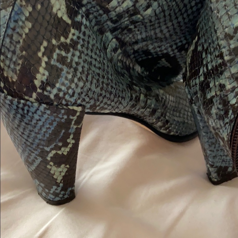 Boots - Picture 5 of 6
